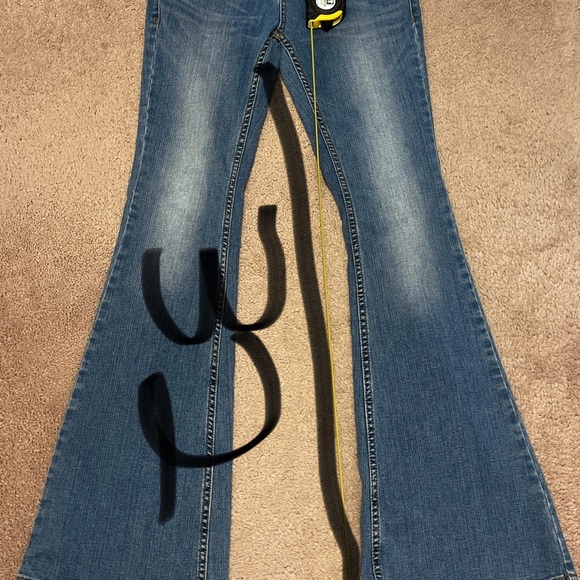 Free people jeans size 29. Waist 16. Inseam 32 - Picture 4 of 4
